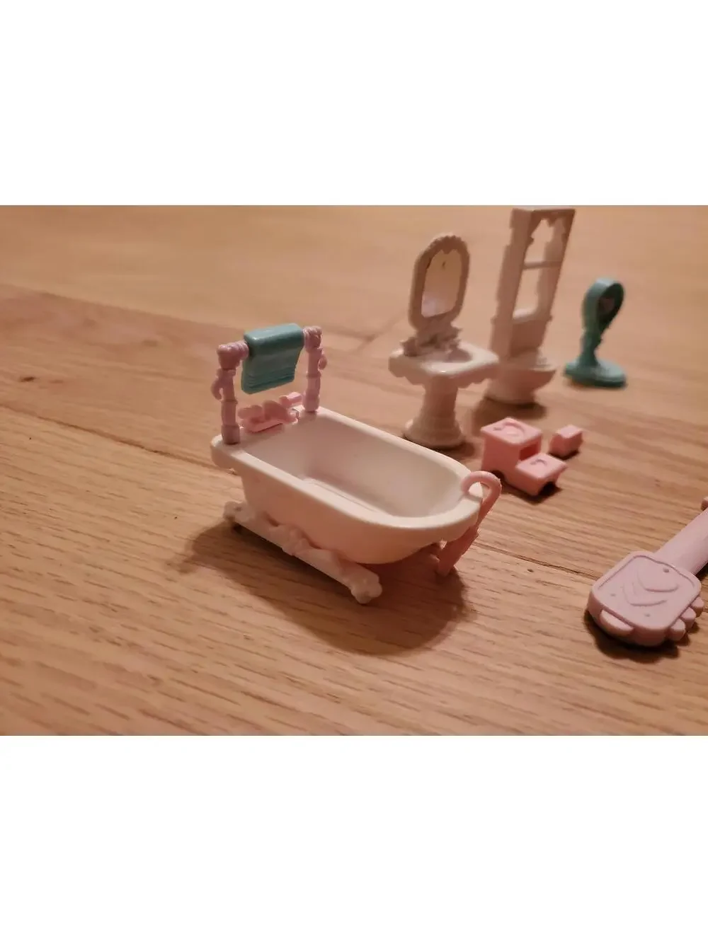 Vintage 1989 Fisher Price Precious Places Bathroom #5174